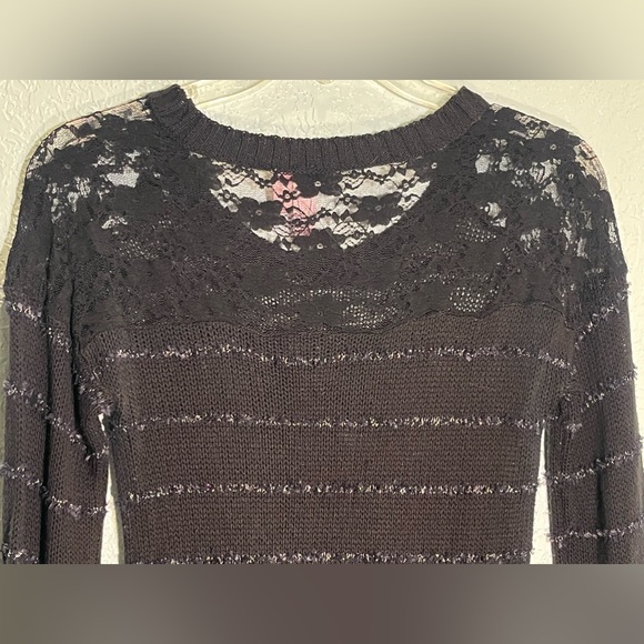 DOLLED UP by Fang Cute & Sexy Black Sweater w/Lace & Metallic Details Size S - Picture 3 of 10